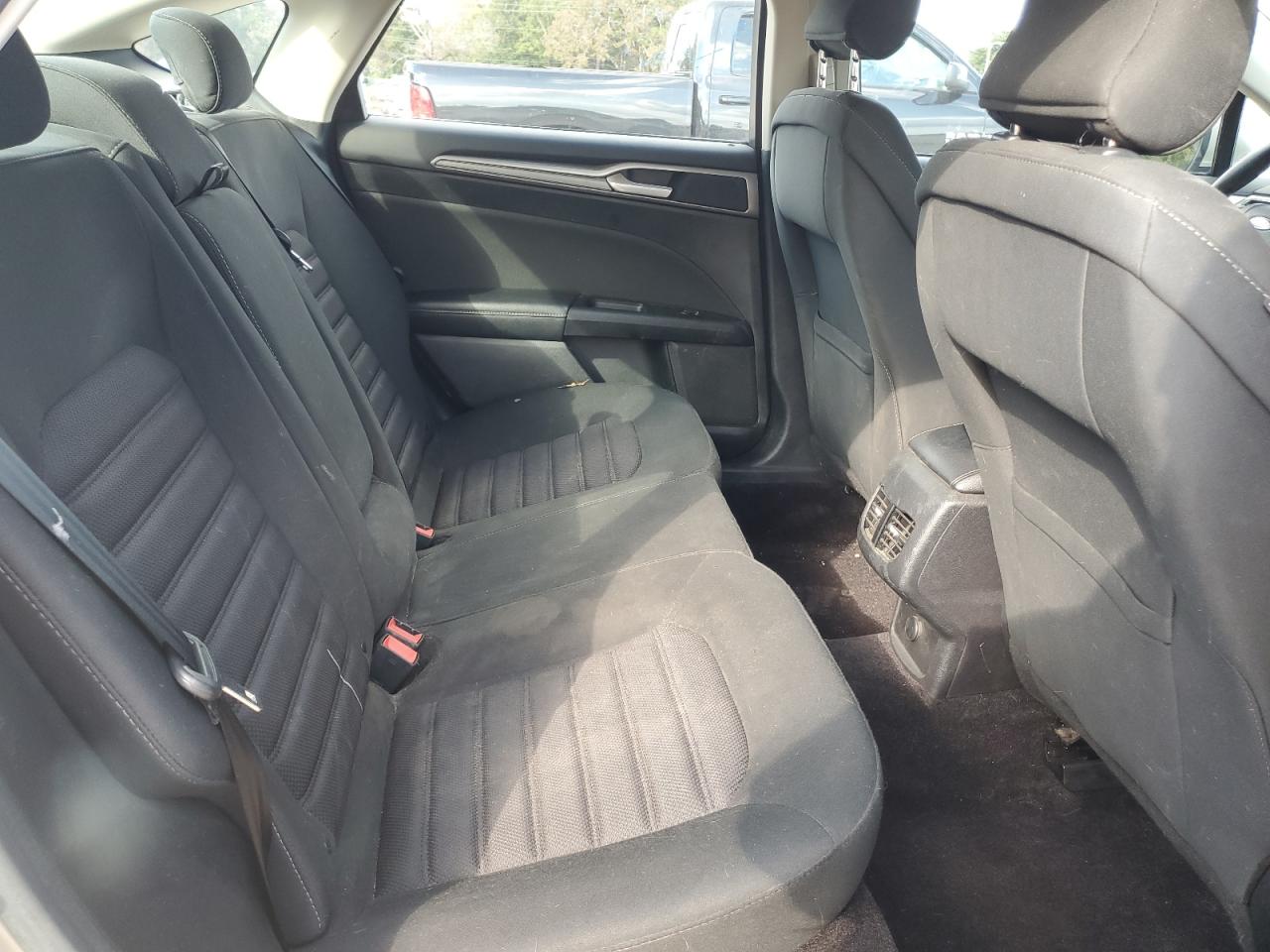 2017 Ford Fusion Se VIN: 3FA6P0HDXHR170042 Lot: 92889705