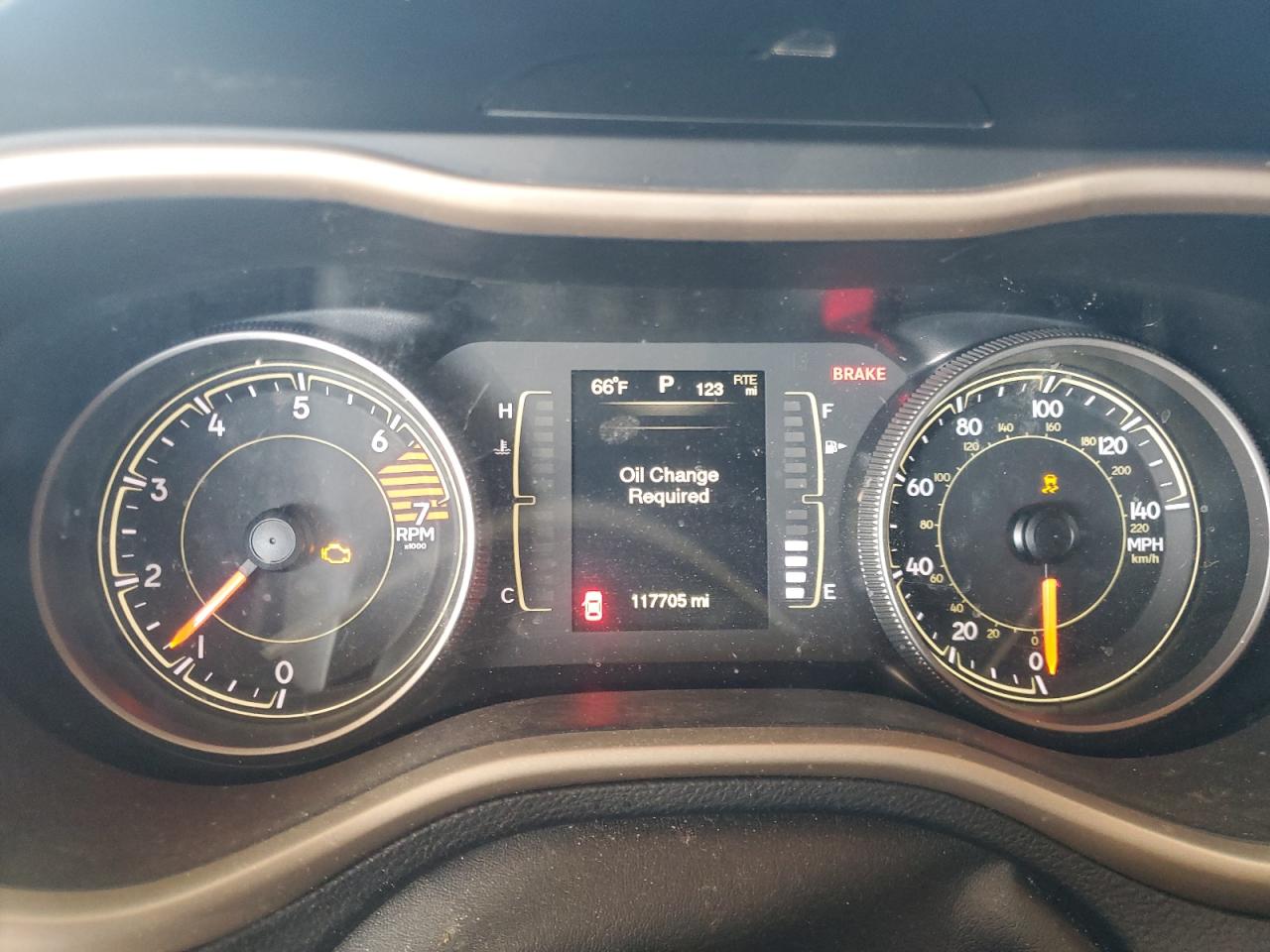 2016 Jeep Cherokee Latitude VIN: 1C4PJLCB2GW297399 Lot: 92908455