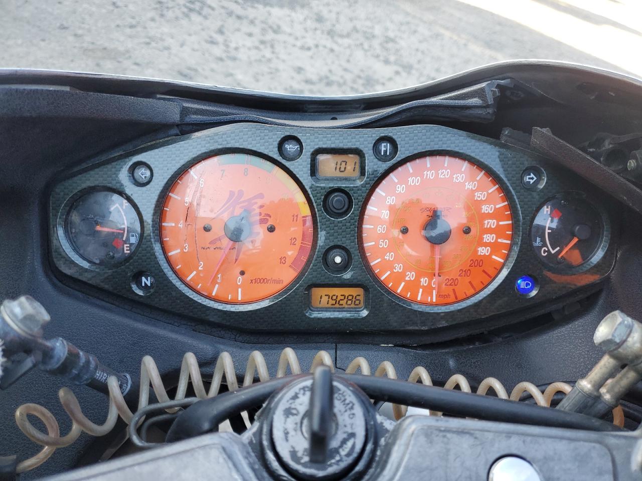 2002 Suzuki Gsx1300 R VIN: JS1GW71AX22100315 Lot: 92563595