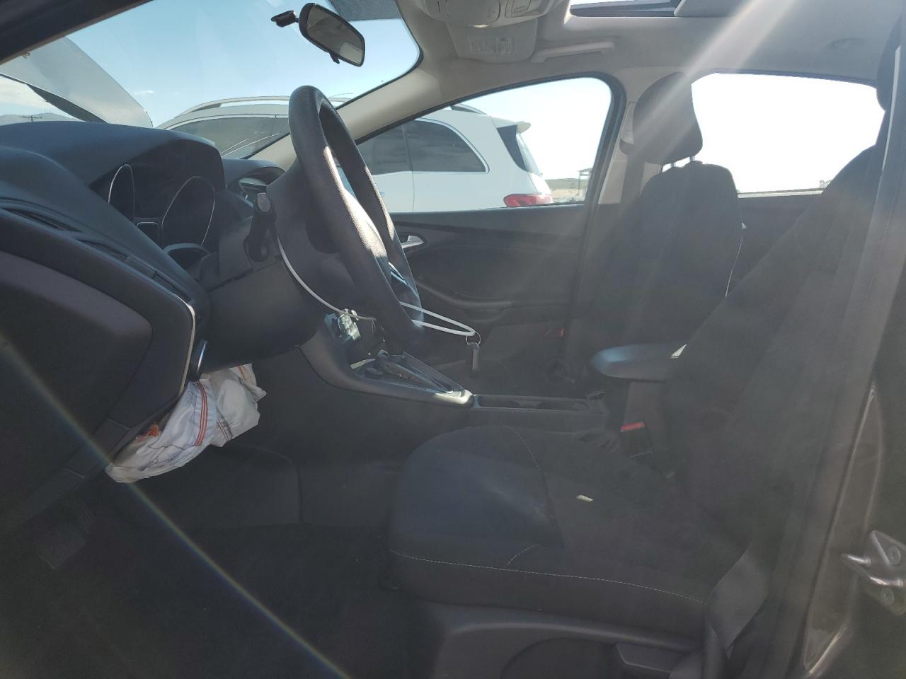 2018 Ford Focus Sel VIN: 1FADP3H28JL270586 Lot: 93252615