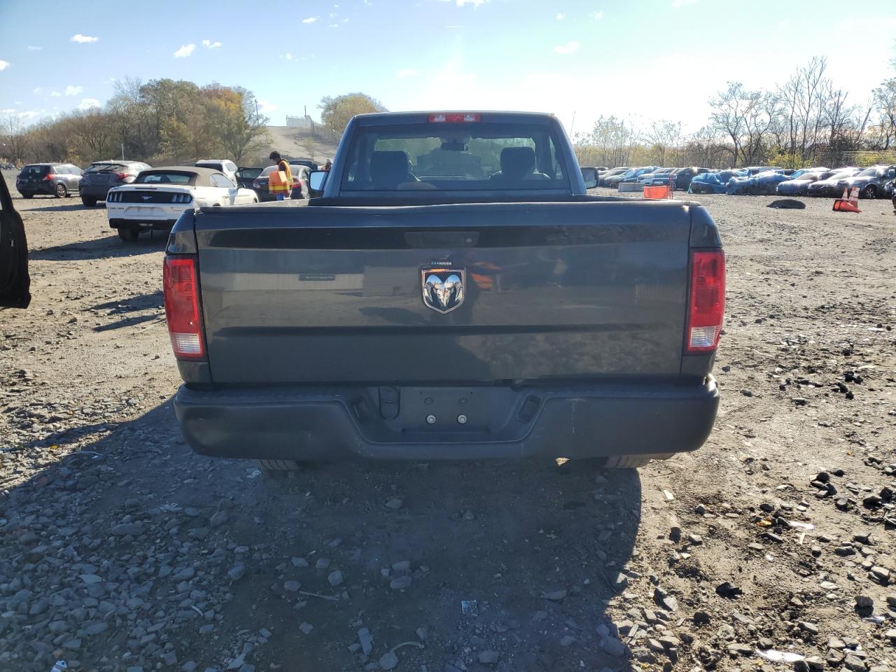 2015 Ram 1500 St VIN: 3C6JR6DTXFG683158 Lot: 91432255