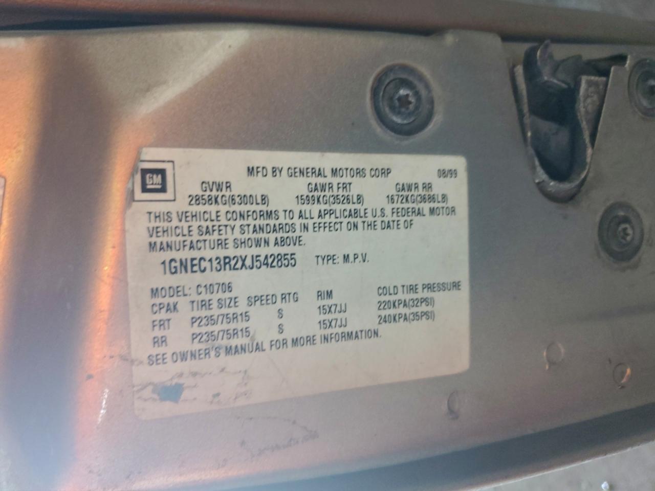 1999 Chevrolet Tahoe C1500 VIN: 1GNEC13R2XJ542855 Lot: 94631355