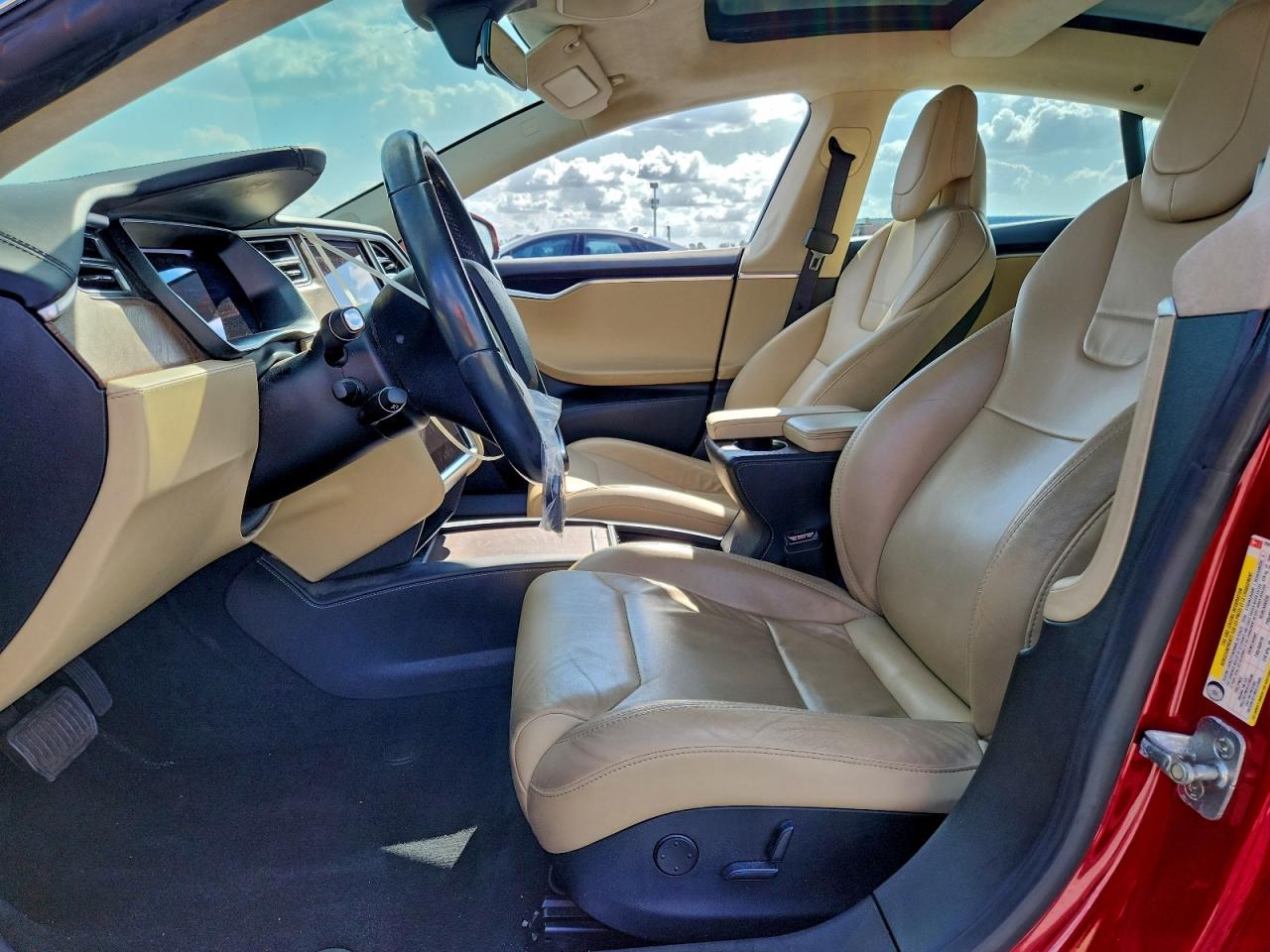 2017 Tesla Model S VIN: 5YJSA1E19HF209781 Lot: 92441675