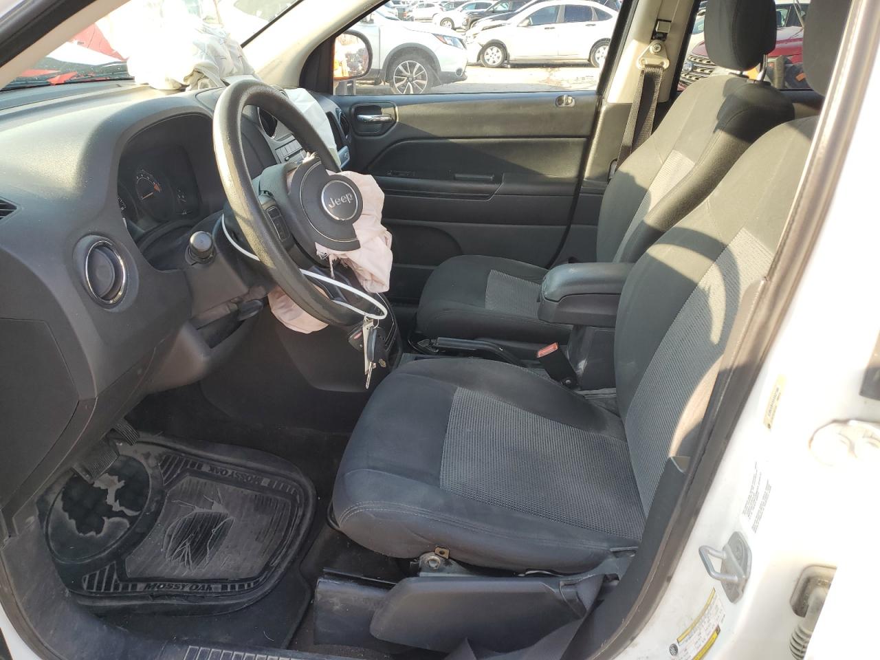 2014 Jeep Compass Sport VIN: 1C4NJCBAXED537386 Lot: 92857625