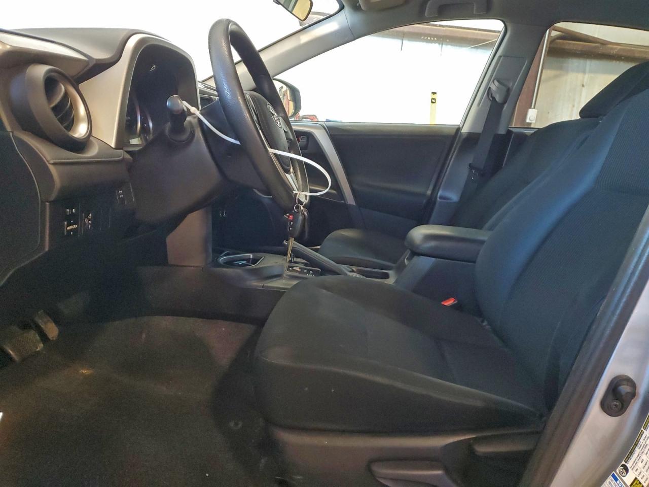 2016 Toyota Rav4 Le VIN: 2T3BFREV0GW505302 Lot: 94152975