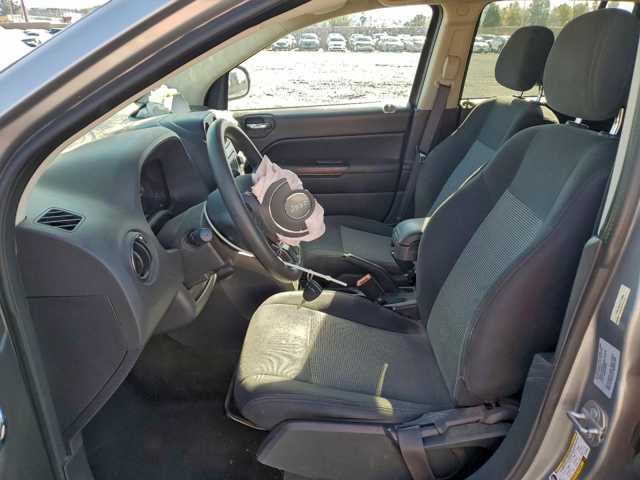 2016 Jeep Compass Sport VIN: 1C4NJCBA9GD743500 Lot: 94099405