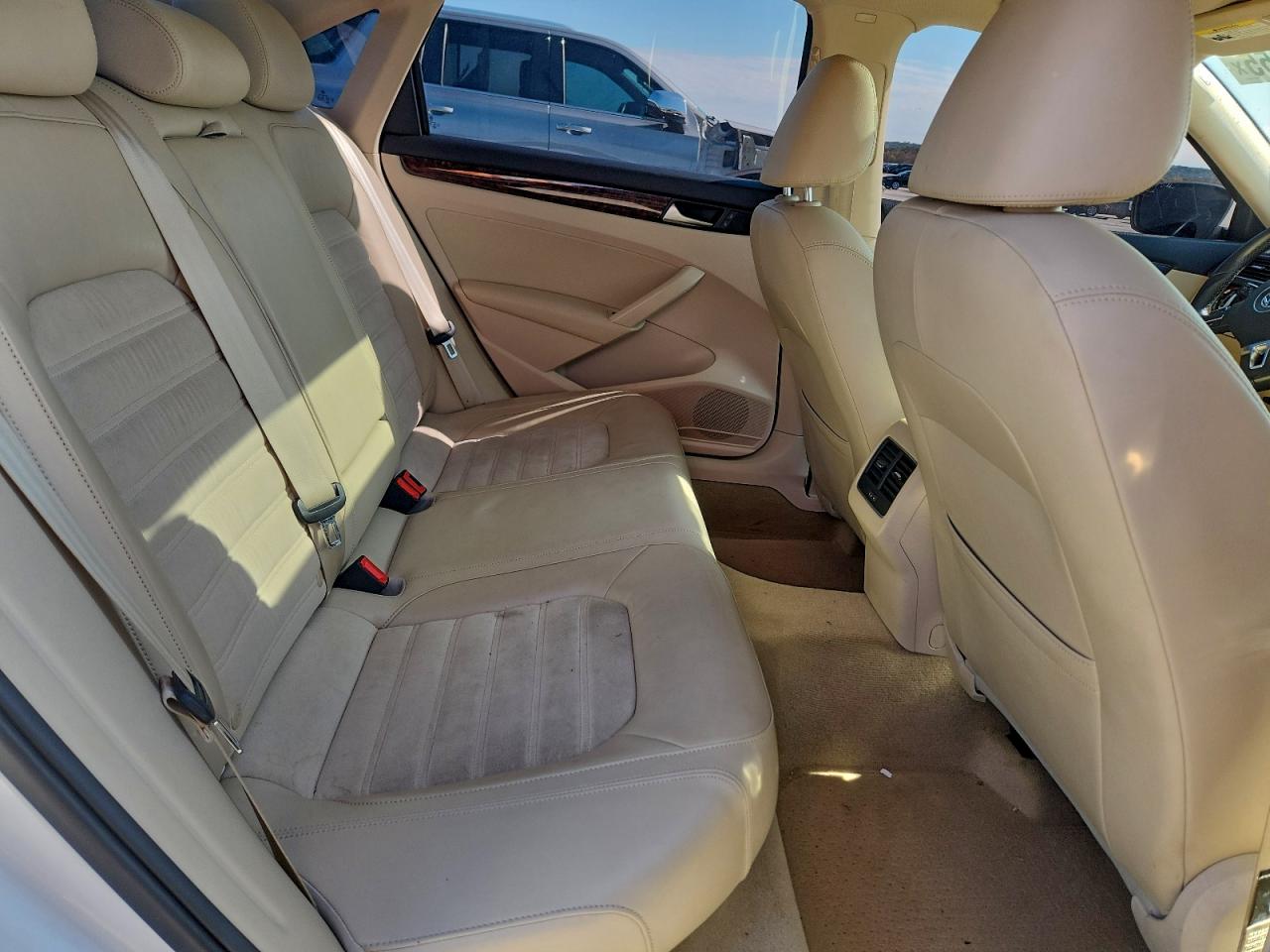 2013 Volkswagen Passat Sel VIN: 1VWCN7A38DC048024 Lot: 94046455