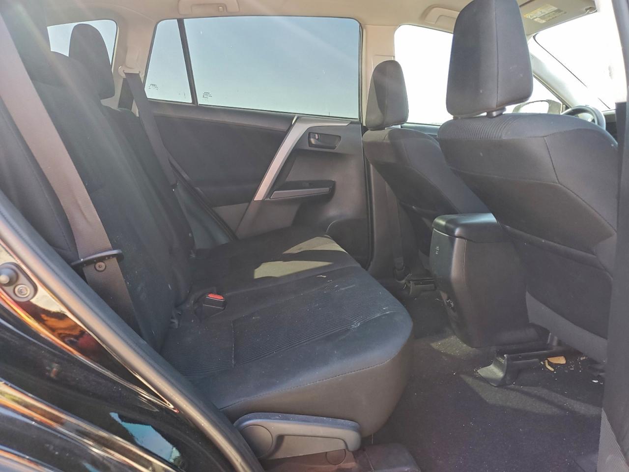 2018 Toyota Rav4 Le VIN: 2T3ZFREV3JW429029 Lot: 92252375