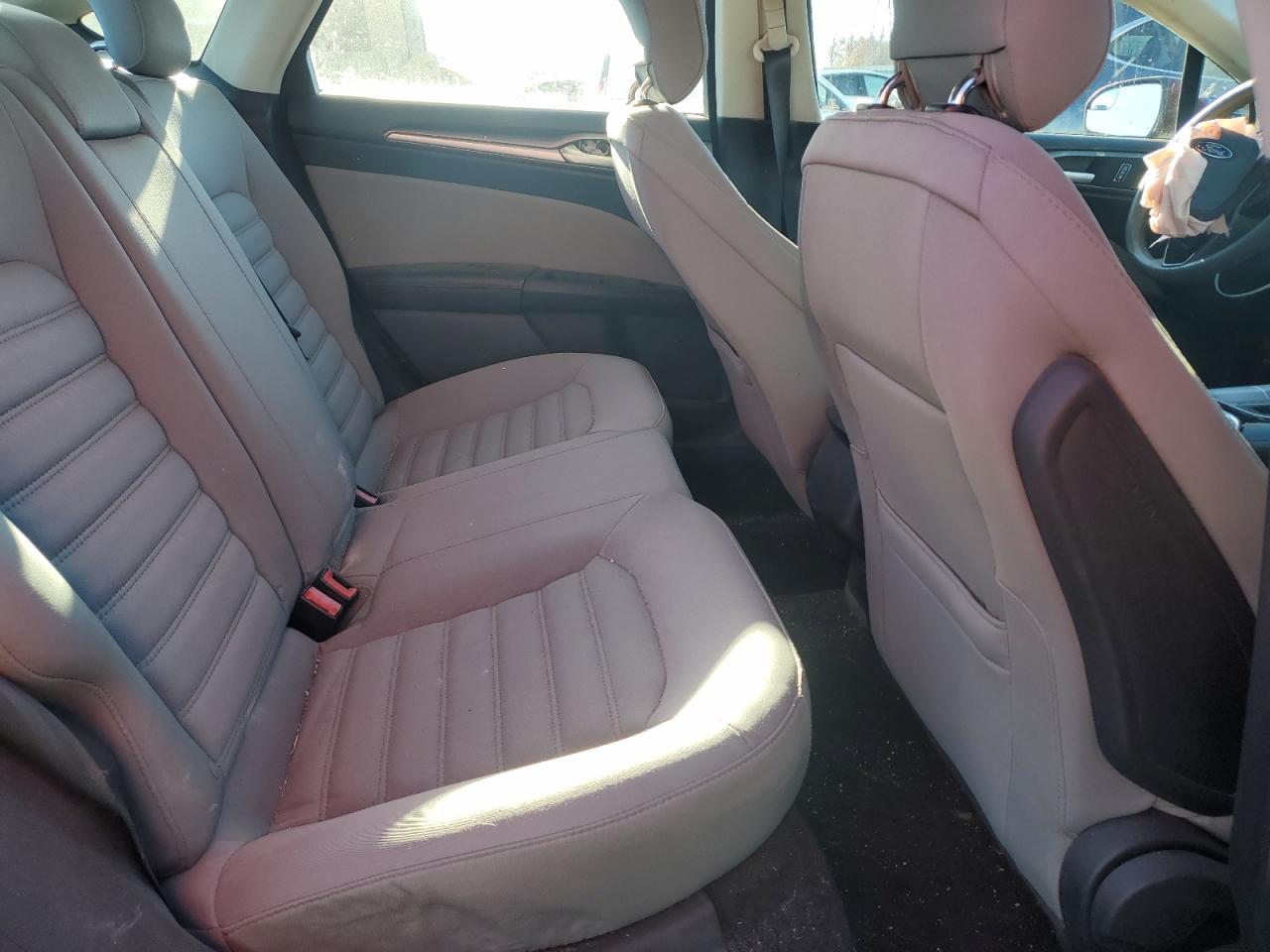 2014 Ford Fusion S VIN: 3FA6P0G70ER201046 Lot: 93225805