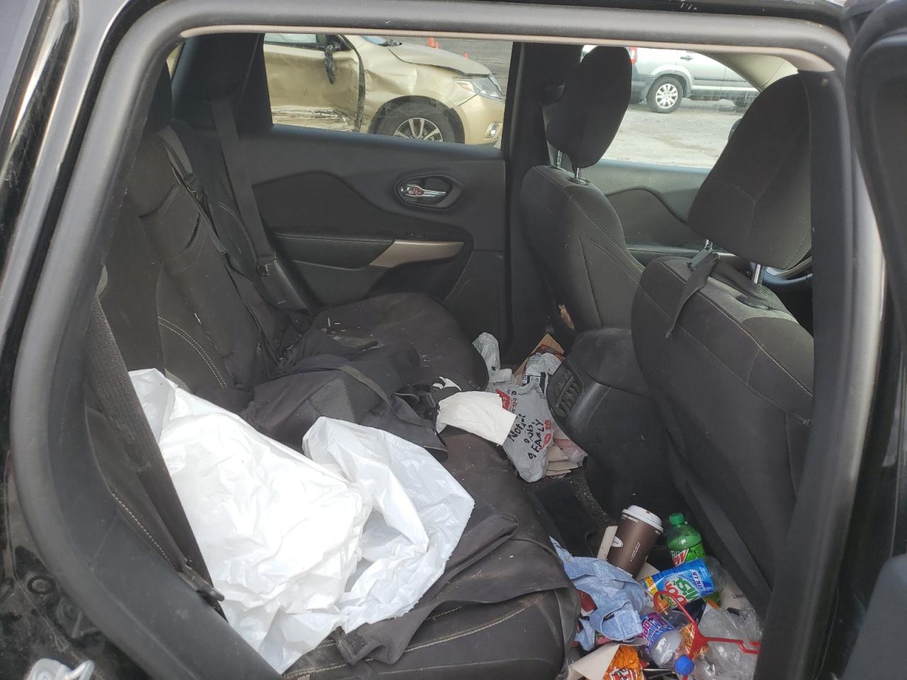 2018 Jeep Cherokee Latitude VIN: 1C4PJMCX0JD509303 Lot: 91477905