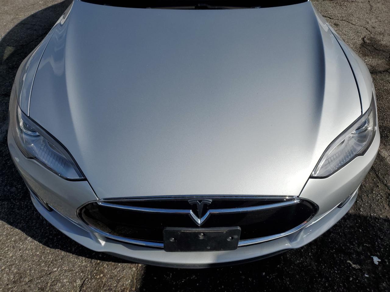 2014 Tesla Model S VIN: 5YJSA1H15EFP49815 Lot: 93302615