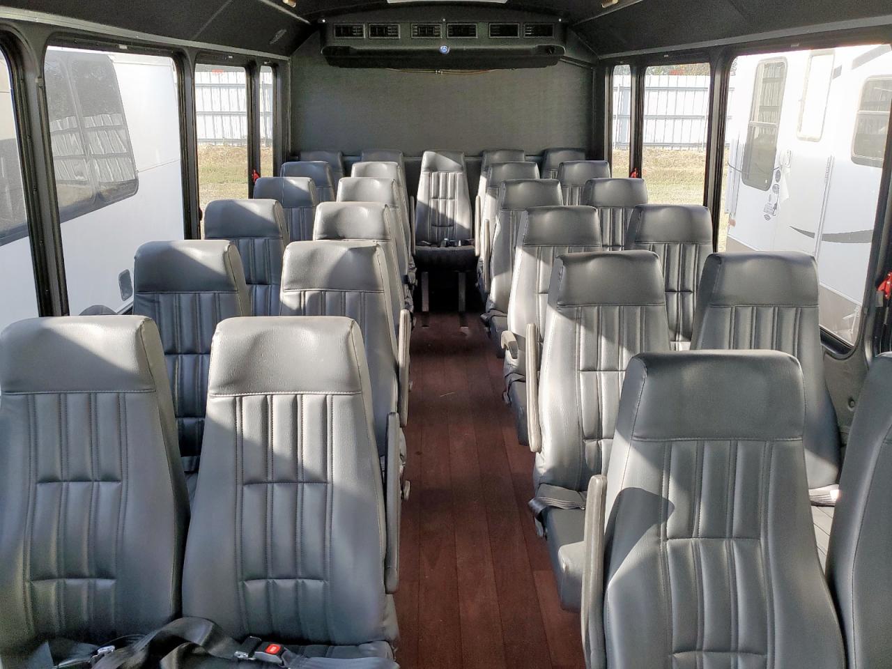 2016 Ford Econoline E450 Super Duty Cutaway Van VIN: 1FDFE4FSXGDC10700 Lot: 92642475