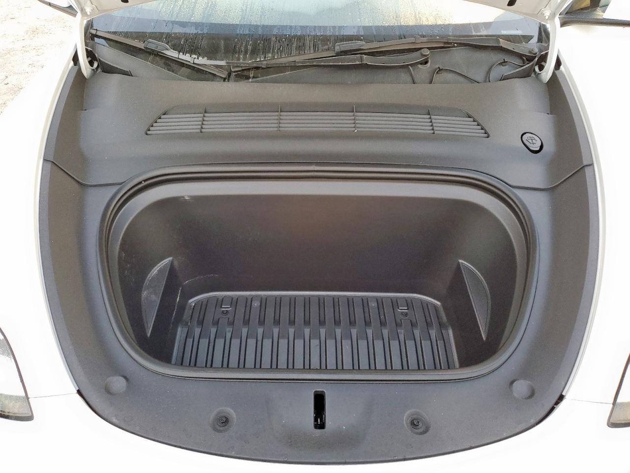 2023 Tesla Model Y VIN: 7SAYGDEE1PA107810 Lot: 89910945