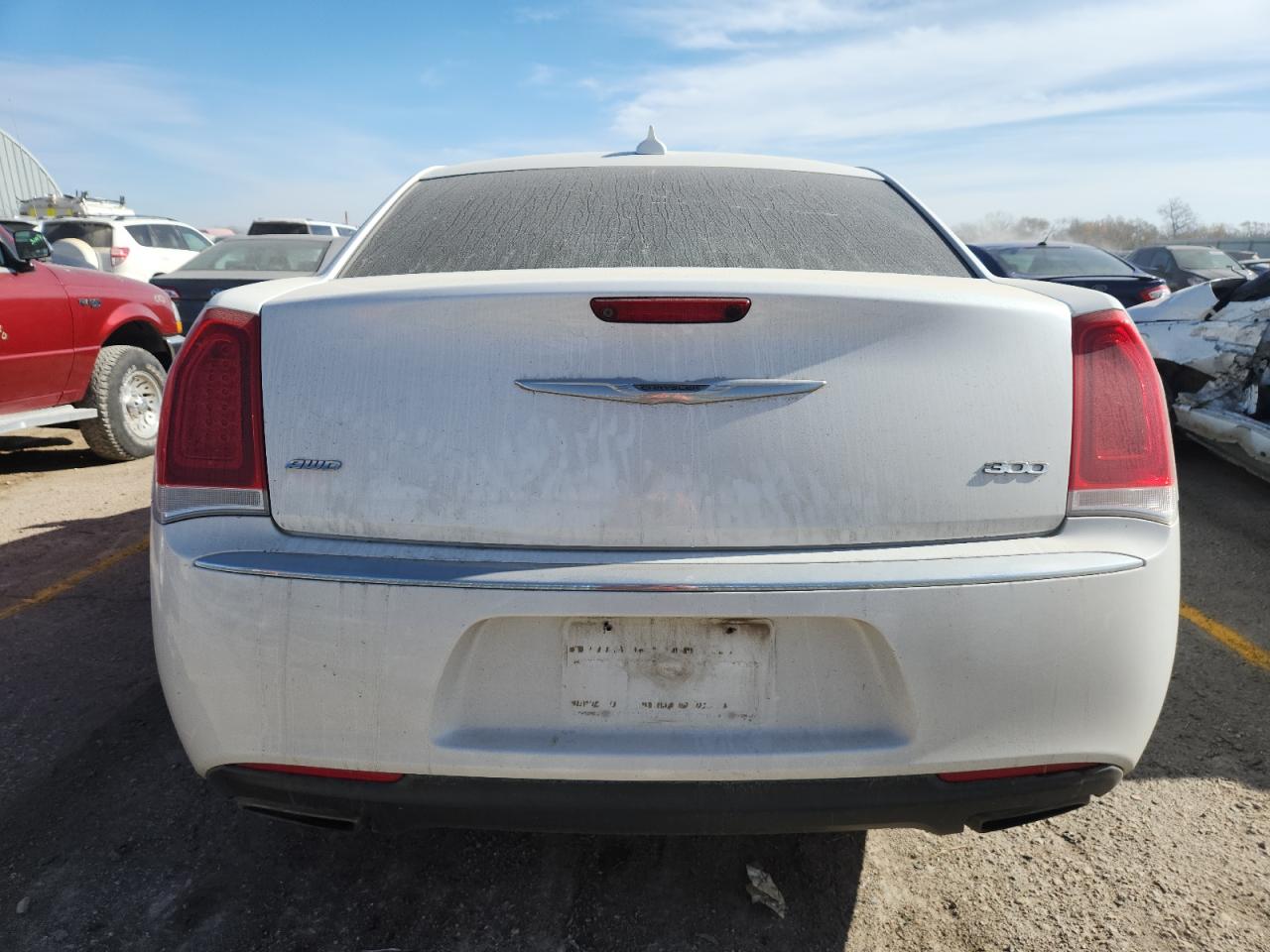 2015 Chrysler 300 Limited VIN: 2C3CCARG4FH831598 Lot: 93588815