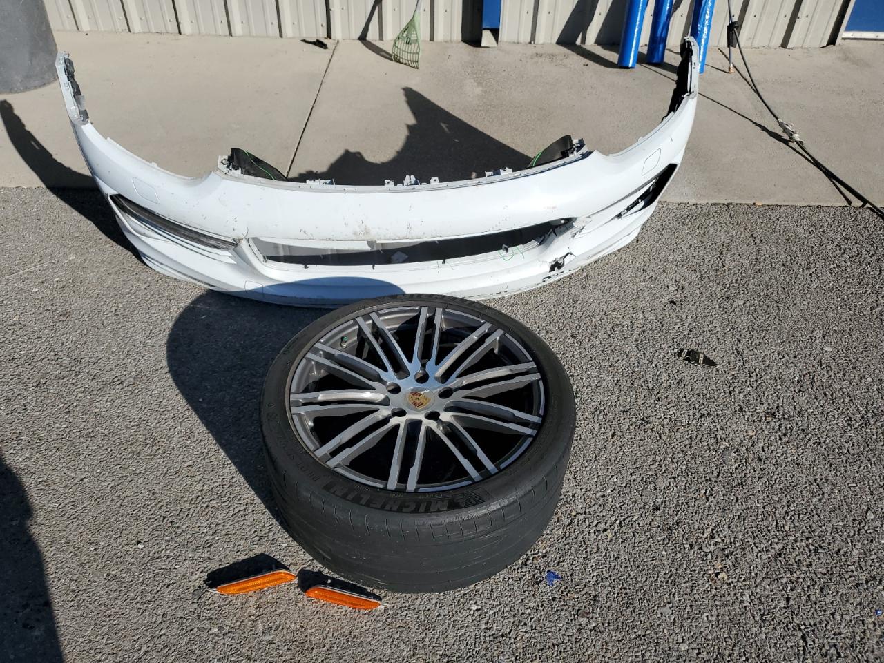 2016 Porsche Cayenne Gts VIN: WP1AD2A21GLA77715 Lot: 92117725