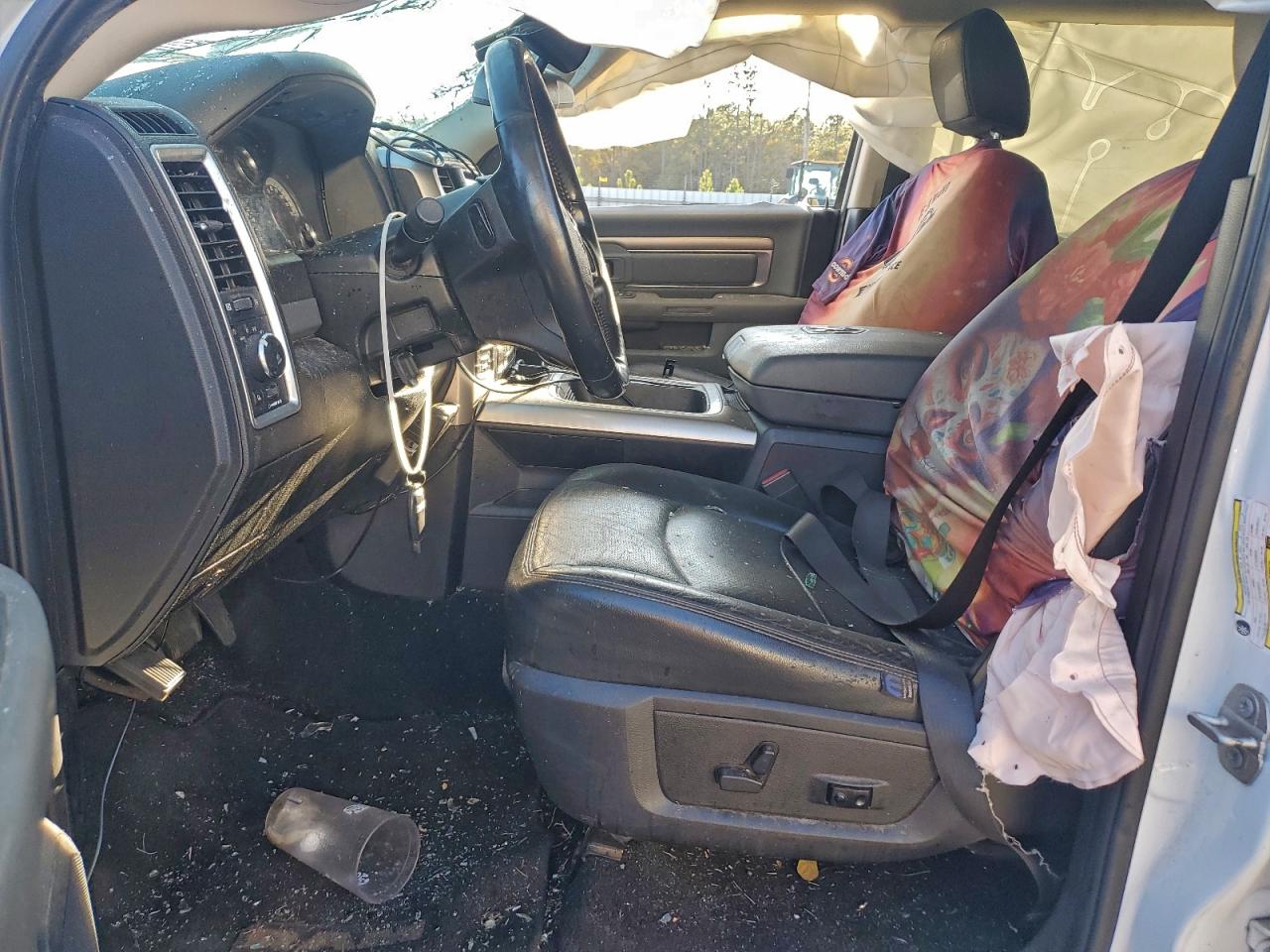 2018 Ram 1500 Slt VIN: 3C6RR7LG8JG195848 Lot: 94520545