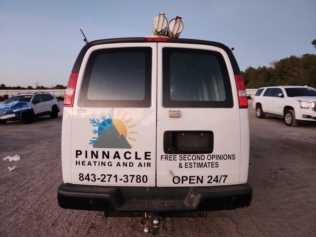 2018 Chevrolet Express G2500 VIN: 1GCWGAFP4J1289279 Lot: 92252355