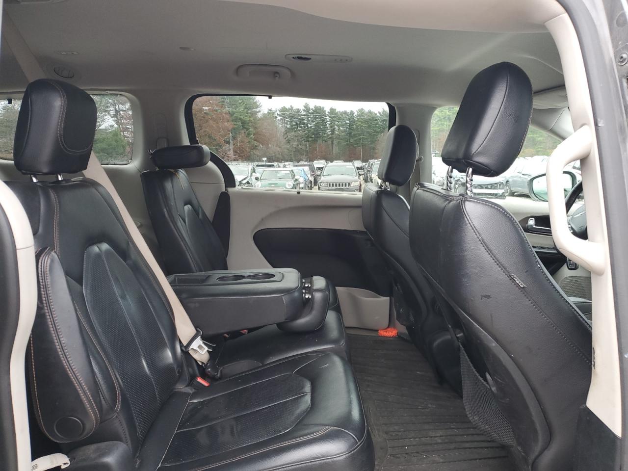 2019 Chrysler Pacifica Touring L VIN: 2C4RC1BG9KR550093 Lot: 92012525