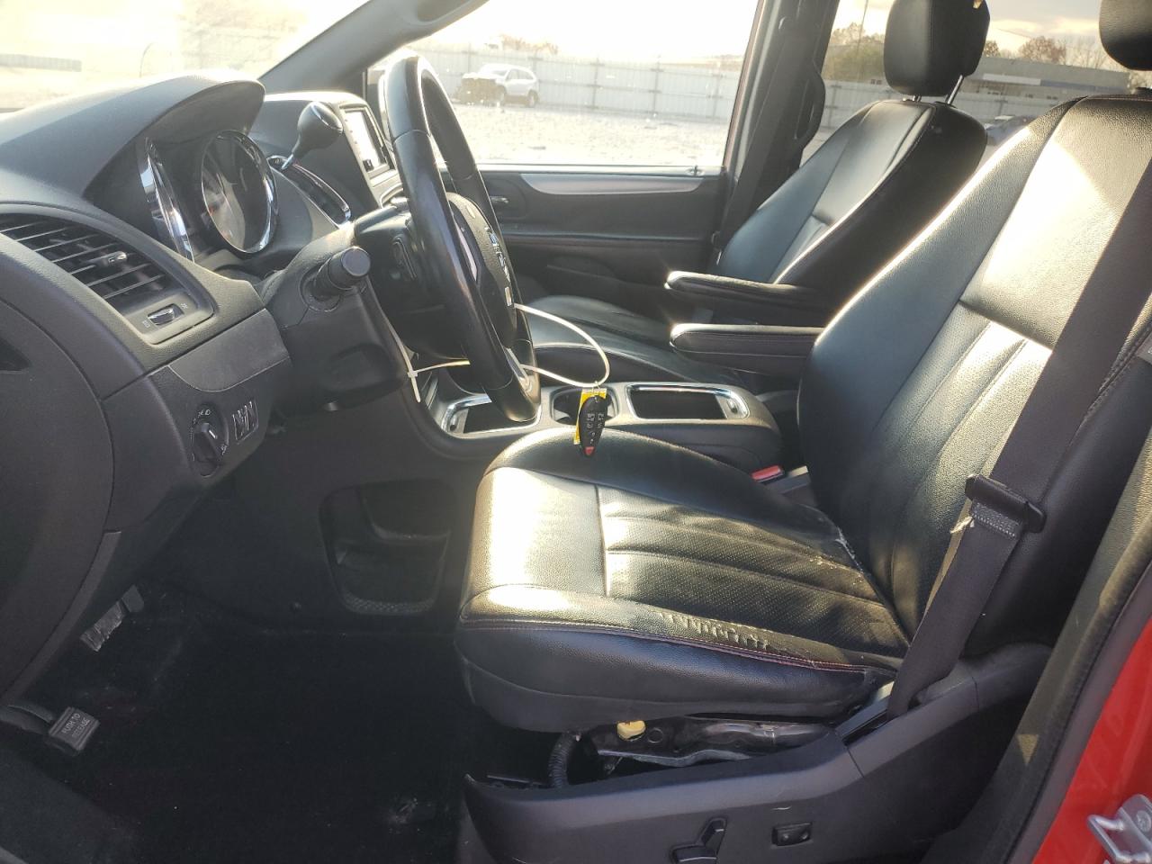 2016 Dodge Grand Caravan R/T VIN: 2C4RDGEG5GR217246 Lot: 92128595