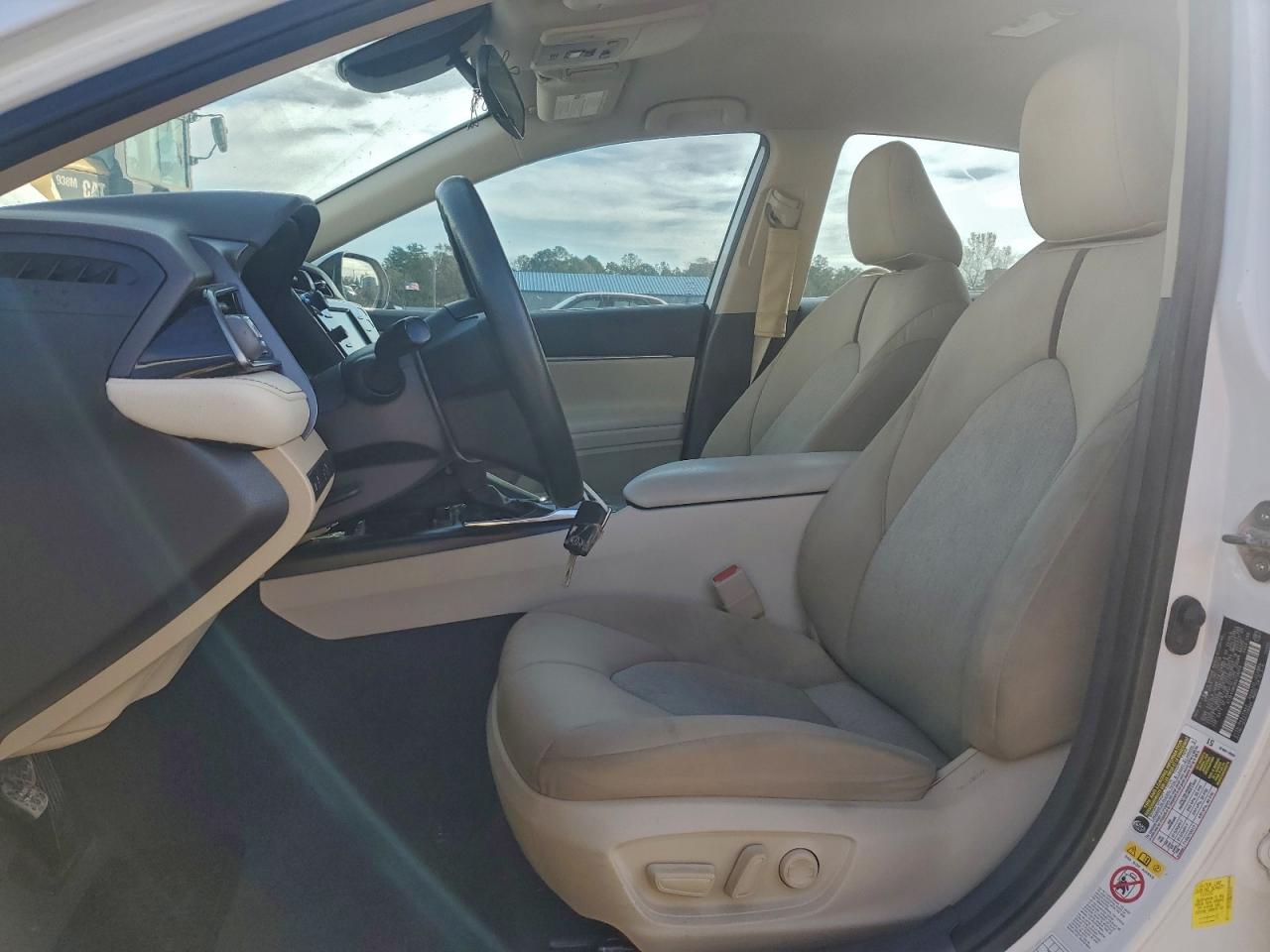 2019 Toyota Camry L VIN: 4T1B11HK0KU729379 Lot: 93696315