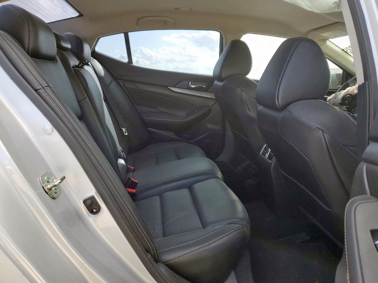 2017 Nissan Maxima 3.5S VIN: 1N4AA6AP3HC420027 Lot: 92021235