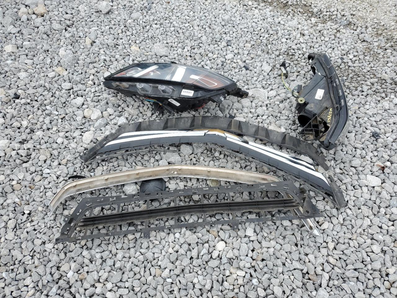 2018 Chevrolet Impala Lt VIN: 1G1105S39JU114588 Lot: 92167285