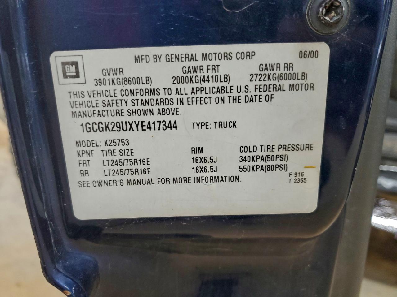 2000 Chevrolet Silverado K2500 VIN: 1GCGK29UXYE417344 Lot: 94235255