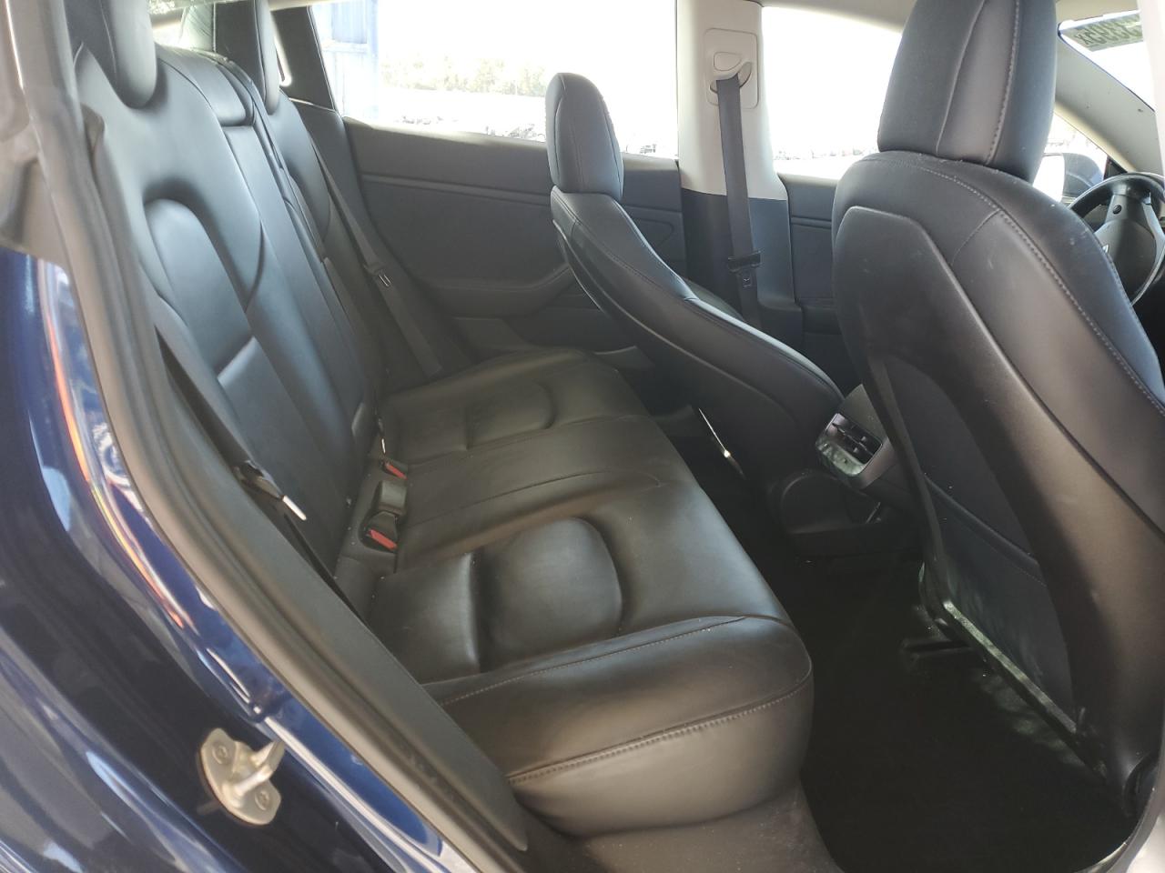 2018 Tesla Model 3 VIN: 5YJ3E1EBXJF117392 Lot: 92123395