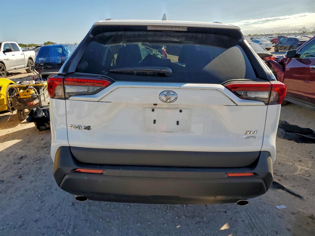 2024 Toyota Rav4 Xle VIN: 2T3P1RFV5RC408667 Lot: 94582025