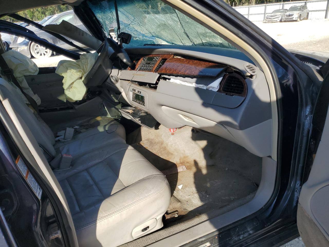 2001 Lincoln Town Car Executive VIN: 1LNHM81WX1Y712264 Lot: 91895515