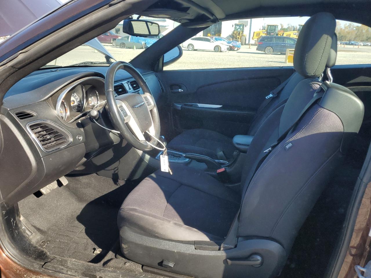 2013 Chrysler 200 Touring VIN: 1C3BCBEG1DN614683 Lot: 92013755