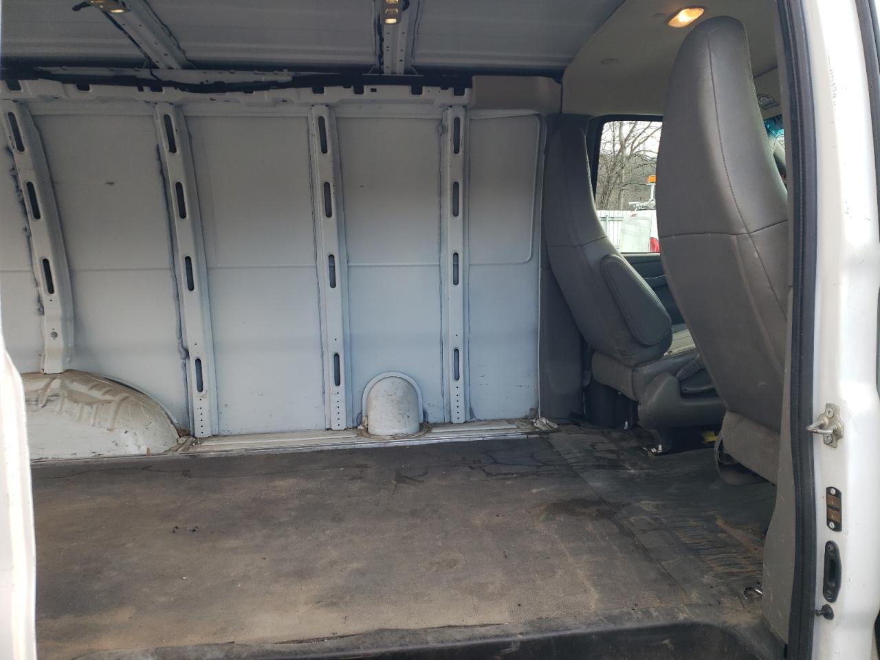 2017 Chevrolet Express G2500 VIN: 1GCWGAFF7H1158994 Lot: 93068515