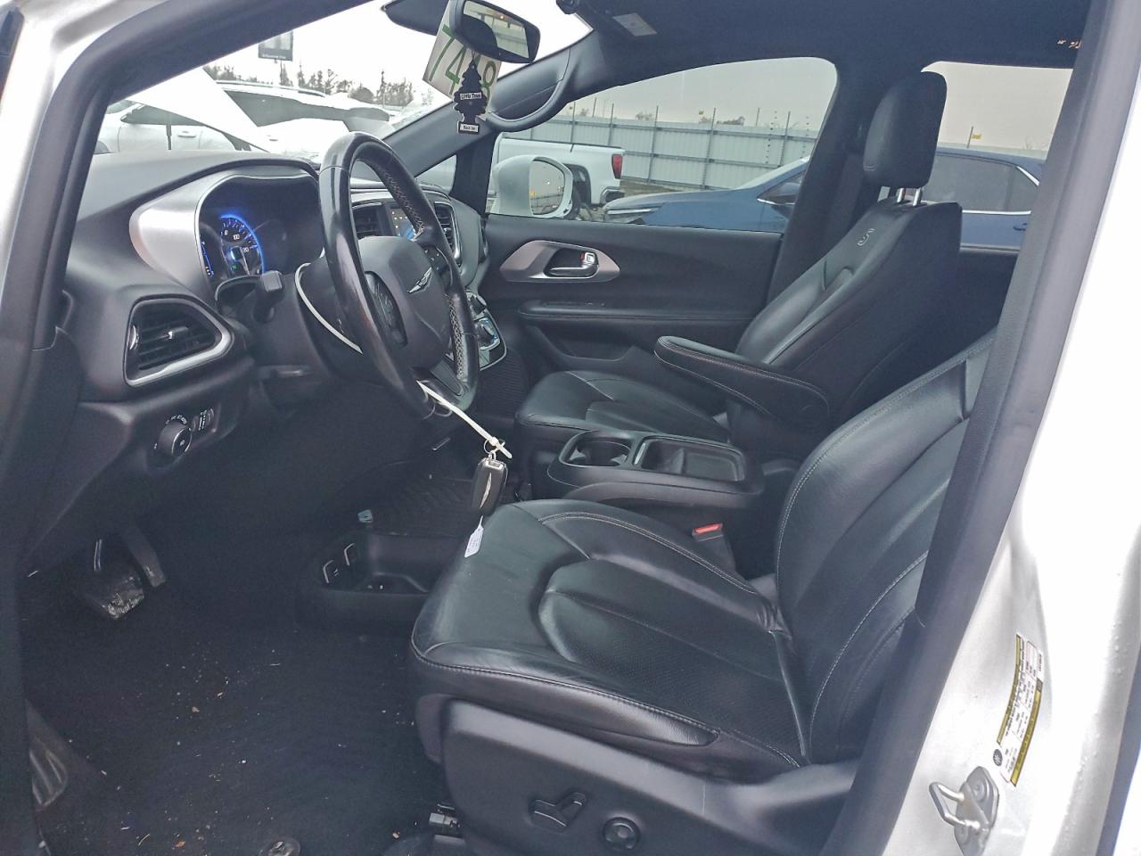 2020 Chrysler Pacifica Touring L VIN: 2C4RC1BG4LR113412 Lot: 93859105