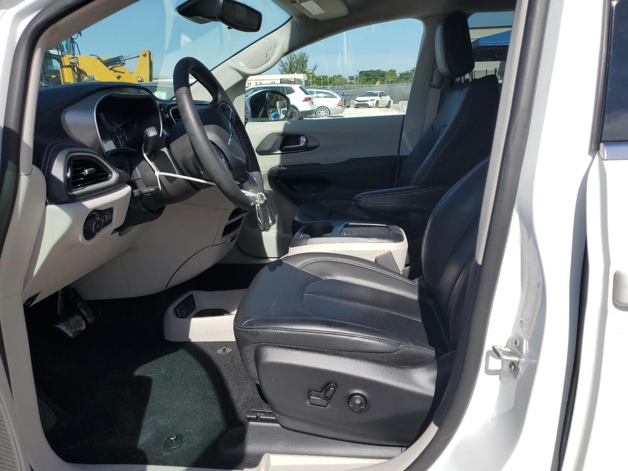 2023 Chrysler Pacifica Touring L VIN: 2C4RC1BG4PR629548 Lot: 92348615