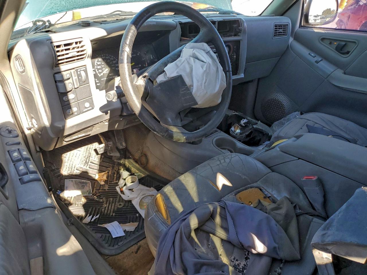 1996 Chevrolet Blazer VIN: 1GNDT13W5T2114199 Lot: 92093155