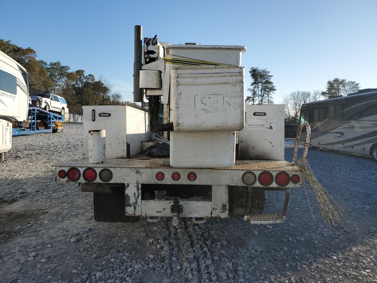 1999 Ford F450 Super Duty Bucket Truck VIN: 1FDXF46FXXEE74790 Lot: 92474315