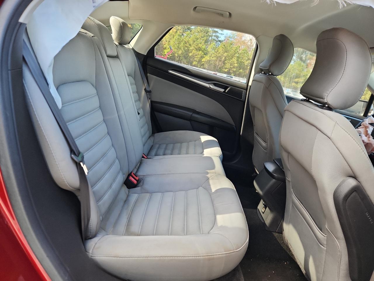 2015 Ford Fusion S VIN: 3FA6P0G73FR178136 Lot: 91806705