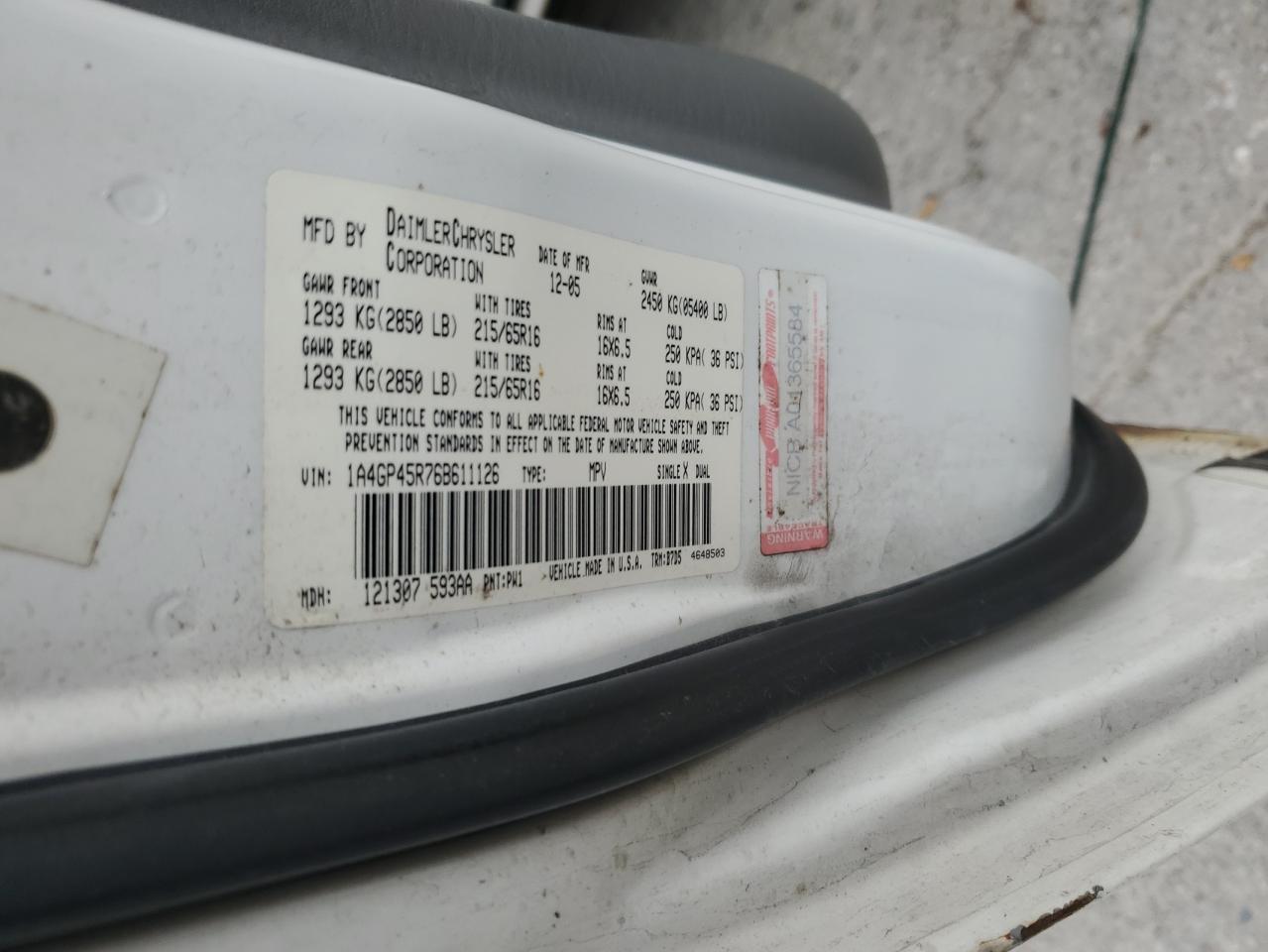 2006 Chrysler Town & Country VIN: 1A4GP45R76B611126 Lot: 92682365