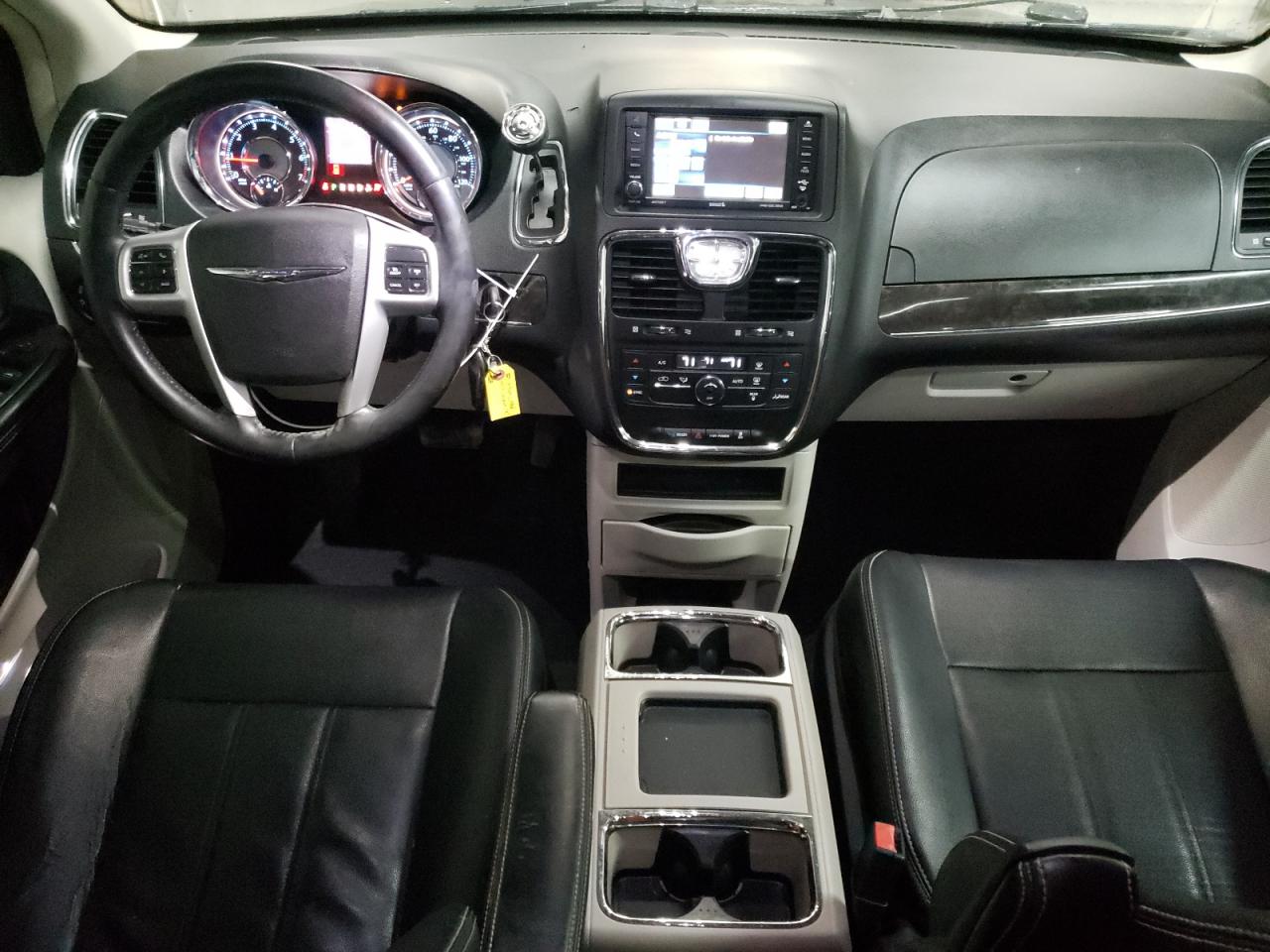 2014 Chrysler Town & Country Touring VIN: 2C4RC1BG7ER338829 Lot: 92002015