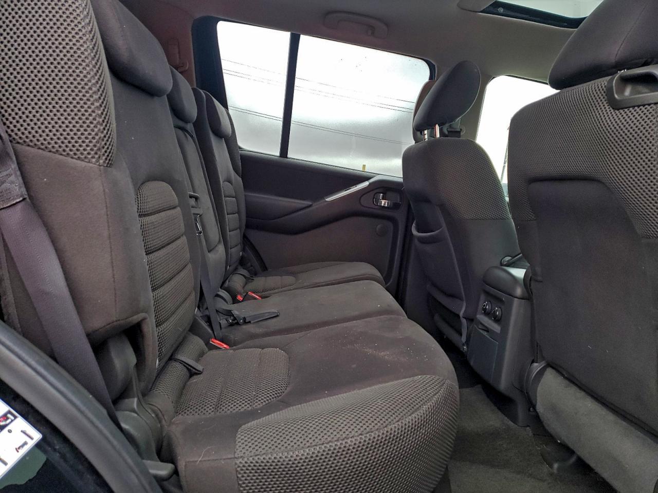 2010 Nissan Pathfinder S VIN: 5N1AR1NB6AC620521 Lot: 94074495