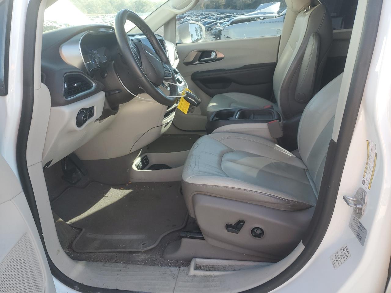 2017 Chrysler Pacifica Touring L VIN: 2C4RC1BG6HR526780 Lot: 92522655