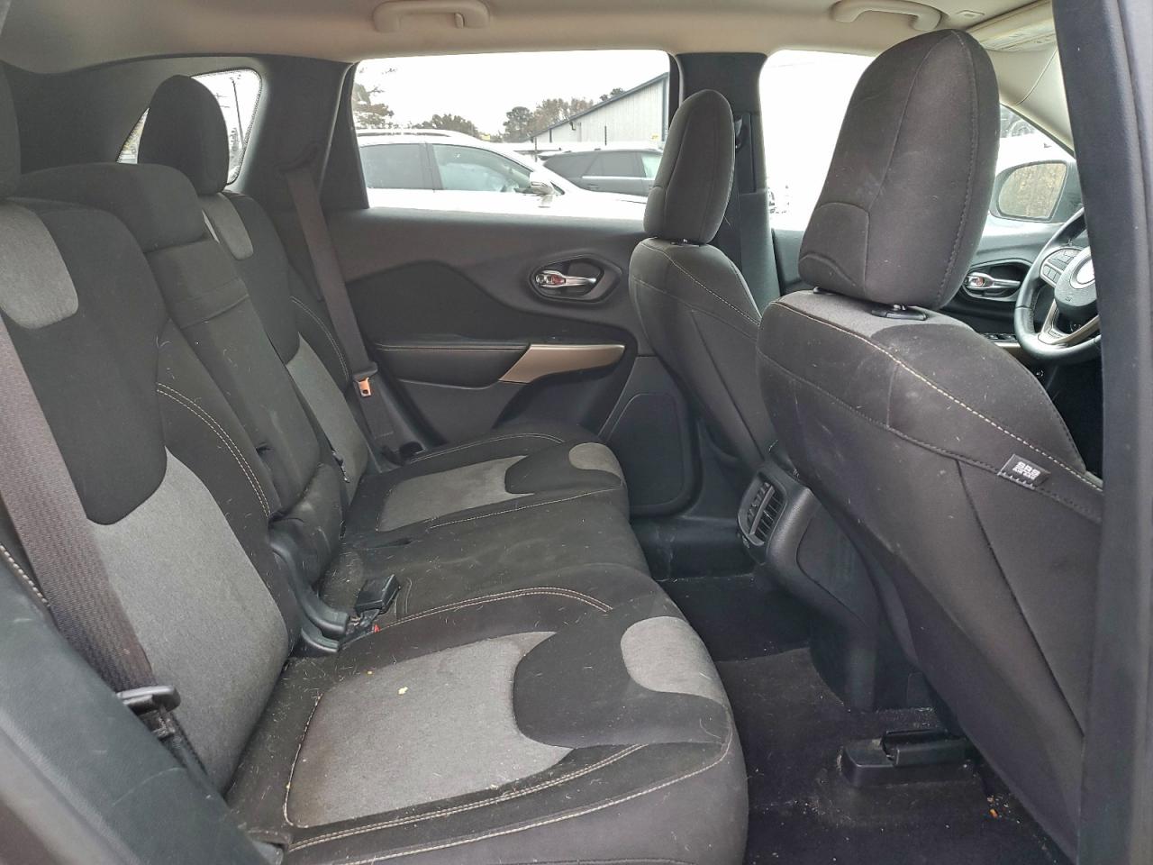 2018 Jeep Cherokee Latitude VIN: 1C4PJMCX1JD521234 Lot: 93882955