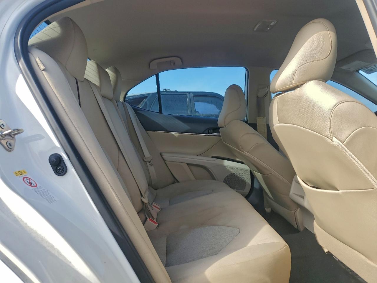 2019 Toyota Camry L VIN: 4T1B11HK0KU729379 Lot: 93696315