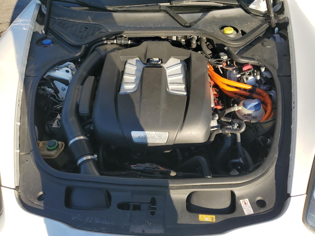 2014 Porsche Panamera S Hybrid VIN: WP0AD2A75EL044582 Lot: 91094235