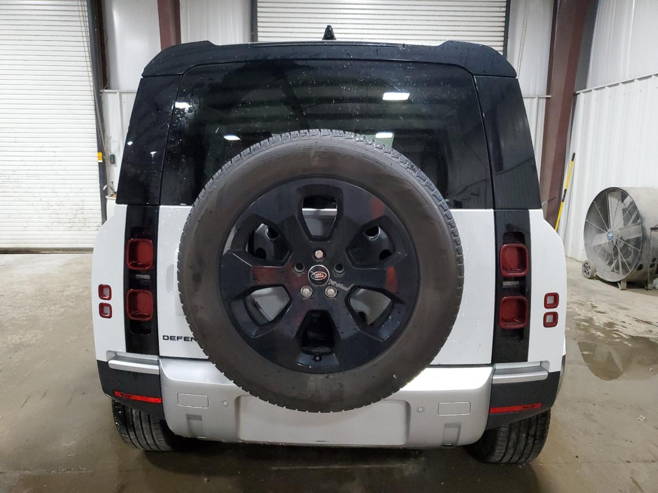 2024 Land Rover Defender 110 S VIN: SALEJ7EU5R2309660 Lot: 91088965