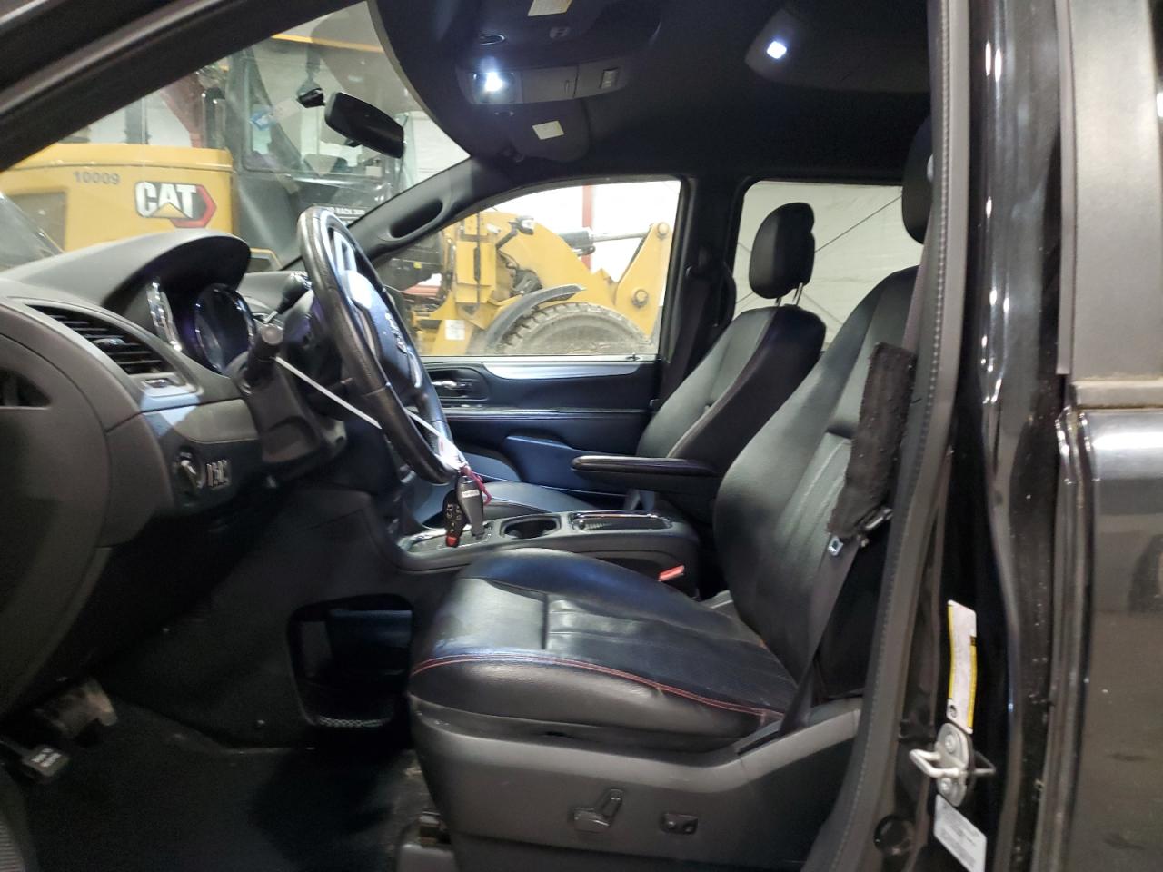 2016 Dodge Grand Caravan R/T VIN: 2C4RDGEG1GR318896 Lot: 92912295