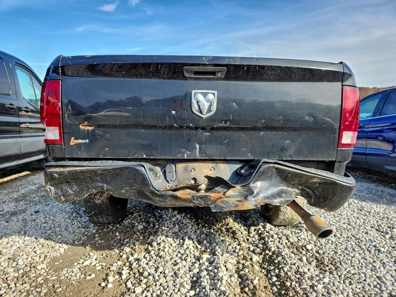 2017 Ram 1500 St VIN: 3C6JR6ATXHG745679 Lot: 94119685