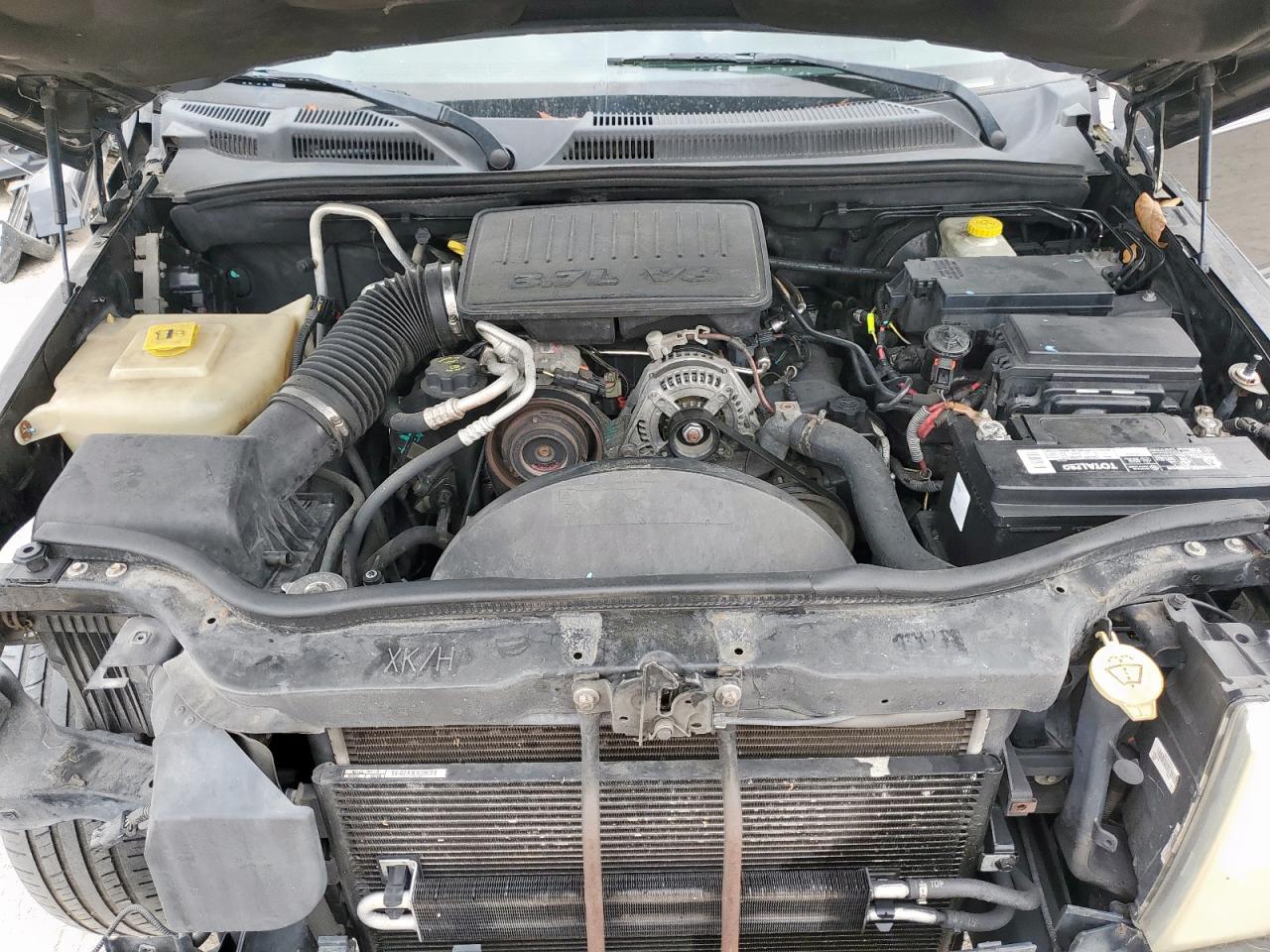 2008 Jeep Commander Sport VIN: 1J8HG48K78C203711 Lot: 93274305