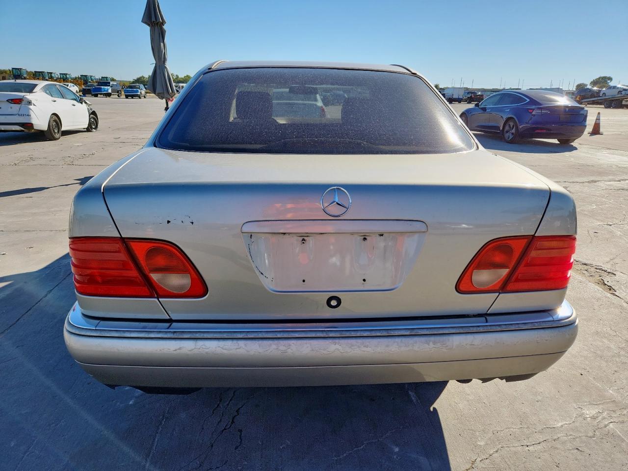 1999 Mercedes-Benz E 320 VIN: WDBJF65H4XA790071 Lot: 89526635