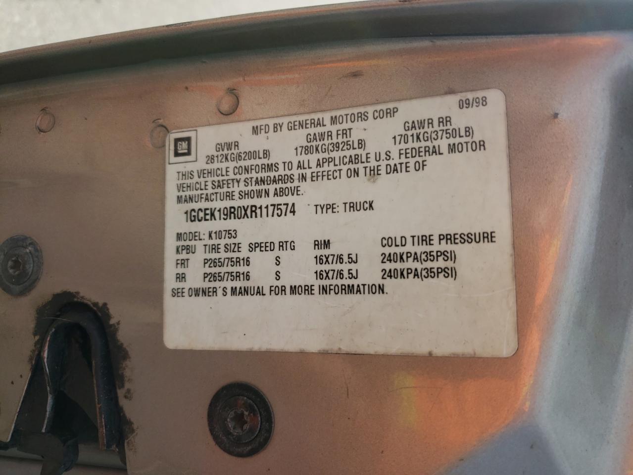 1999 Chevrolet Gmt-400 K1500 VIN: 1GCEK19R0XR117574 Lot: 90221395